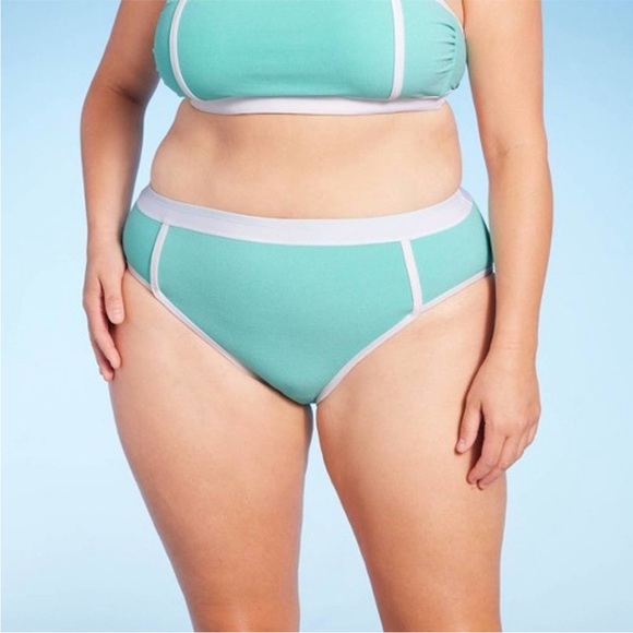 Plus size bikini swimsuit from Target with removable straps 2X/3X - Picture 3 of 7